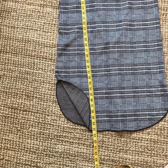 HELLY plaid dress. - Picture 9 of 11